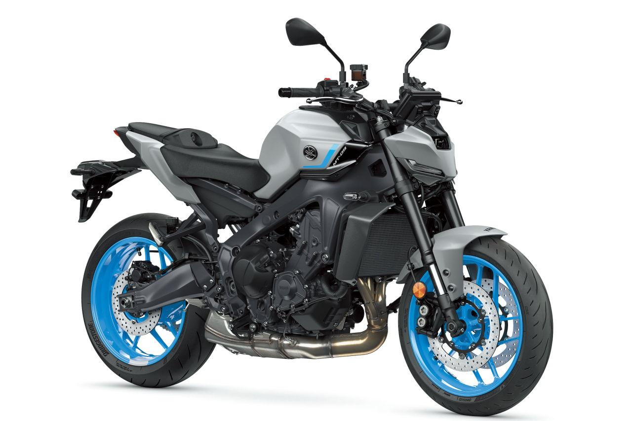 画像: 総排気量：888cc エンジン形式：水冷4ストDOHC4バルブ並列3気筒 シート高：825mm 車両重量：193kg／194kg（SP）／196kg（Y-AMT） 発売日：2025年4月22日／2025年5月22日（SP）（Y-AMT） 税込価格：125万4000円／144万1000円（SP）／136万4000円（Y-AMT） ※写真は「MT-09」