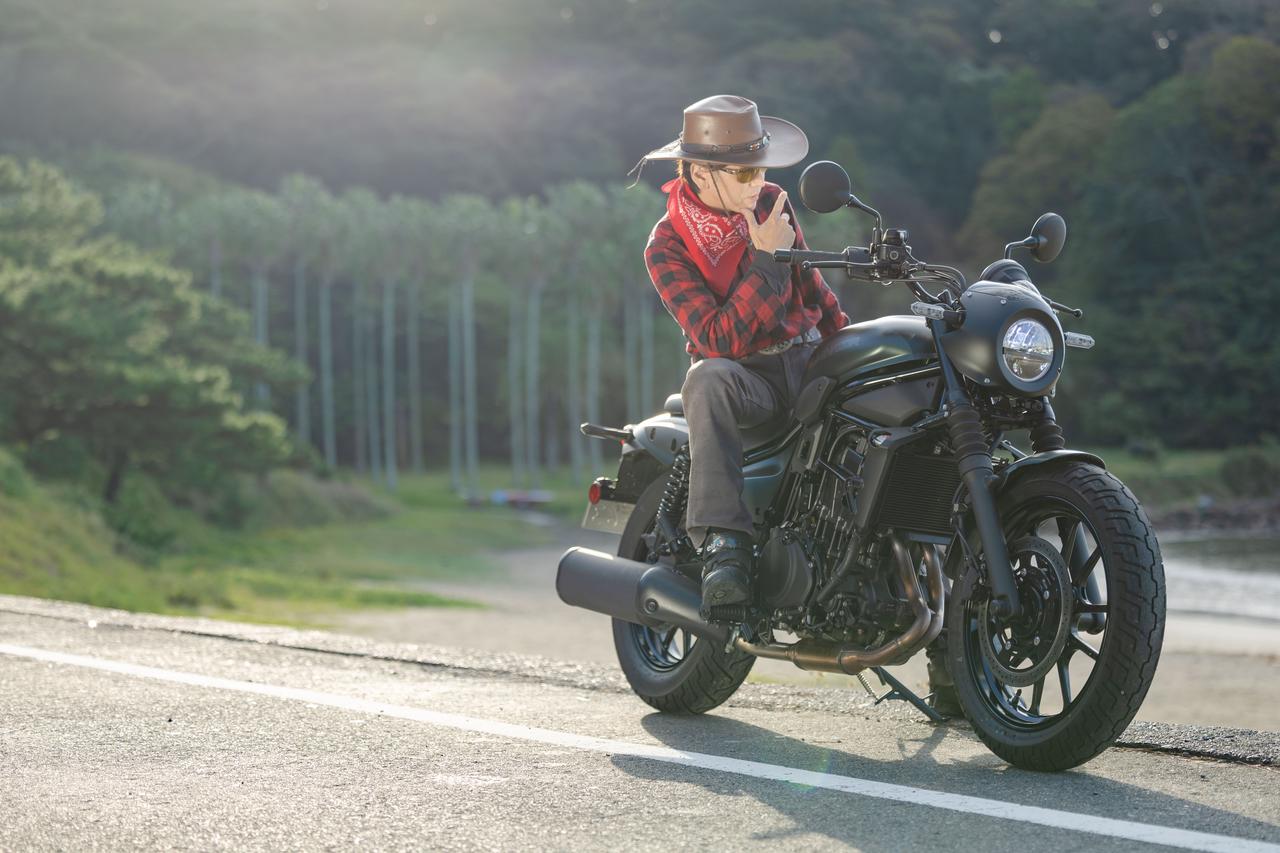 画像: エリミネーターは400ccで車検もある。維持費じゃ250ccより不利だけどな? バイク乗りは結局『ラブ イズ ブラインド』だろ!?【KAWASAKI ELIMINATOR SE/インプレ・レビュー まとめ】 - webオートバイ