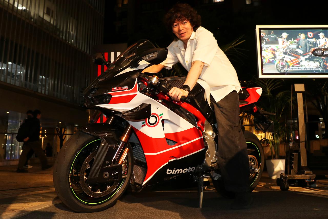 画像: ▲モーターサイクルに乗ったことがない方や、ベビーカーを押しているお母さんも思わず「かっこいい」と感嘆の声を漏らしているのが印象的でした。