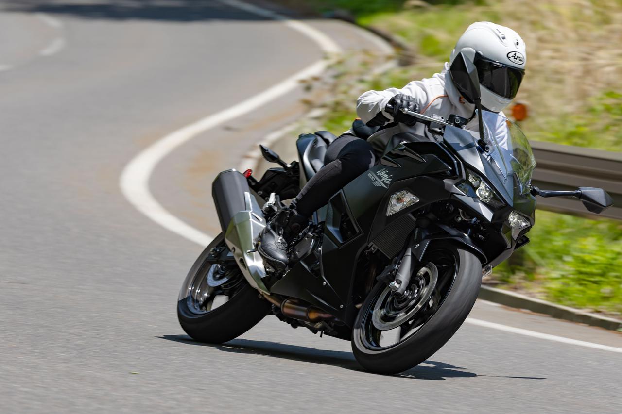 画像3: ワインディング：軽快度MAX、アクセルを“開けて”楽しい大型モーターサイクル