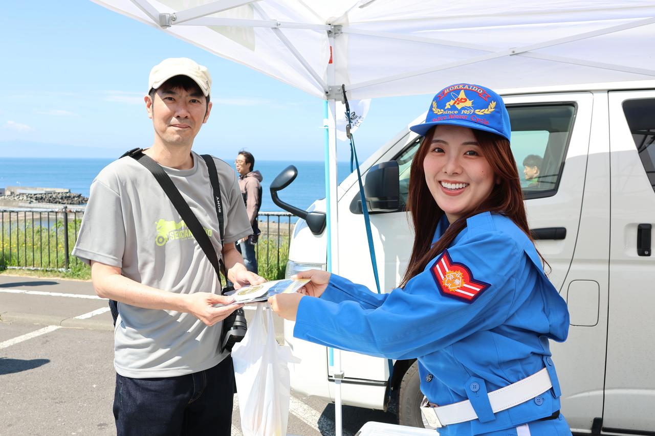 画像4: 【ツーリングシーズンを安全に!】「JAPAN RIDERS CAFE」北海道・石狩で開催! せんちゃんが白バイ隊の隊服で安全運転をアピール!