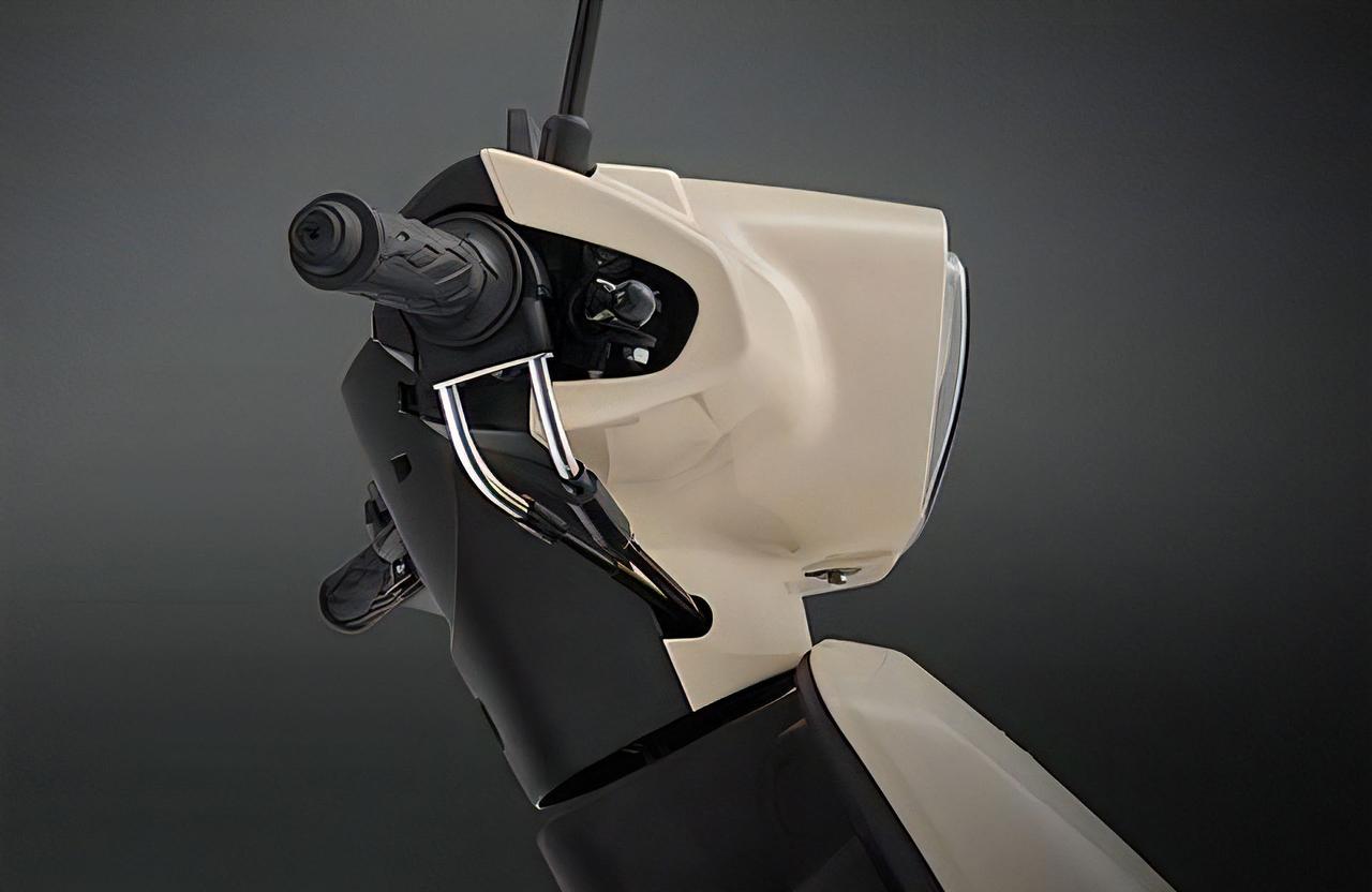 画像2: 【軽自動車のエッセンスを取り入れたスクーター】スズキ「SUI」は愛らしいカクカクフォルムのネオレトロ【世界でがんばる!! 日本メーカーの珍車大図鑑 Vol.34】