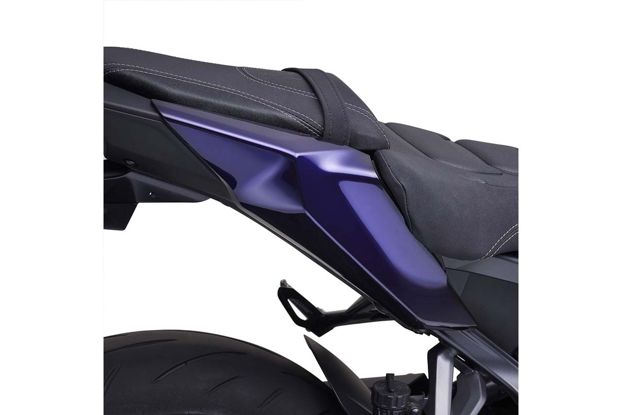 画像7: セット内容は、ヘッドライトアウターカバー、フロントフェンダー、フューエルタンク、サイドカバー、YAMAHAステッカー2枚という構成。メーカー希望小売価格は14万8500円(税込)だ。