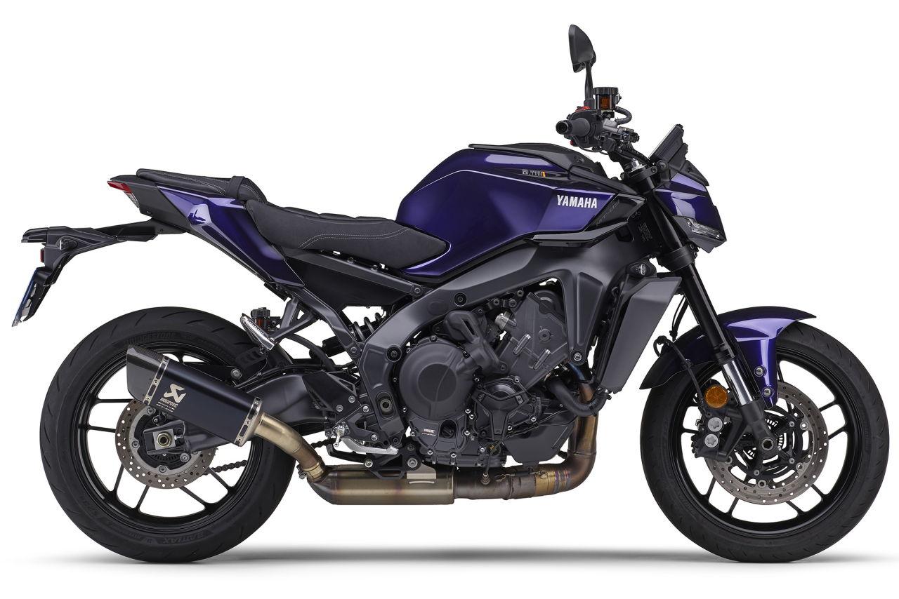 画像3: セット内容は、ヘッドライトアウターカバー、フロントフェンダー、フューエルタンク、サイドカバー、YAMAHAステッカー2枚という構成。メーカー希望小売価格は14万8500円(税込)だ。