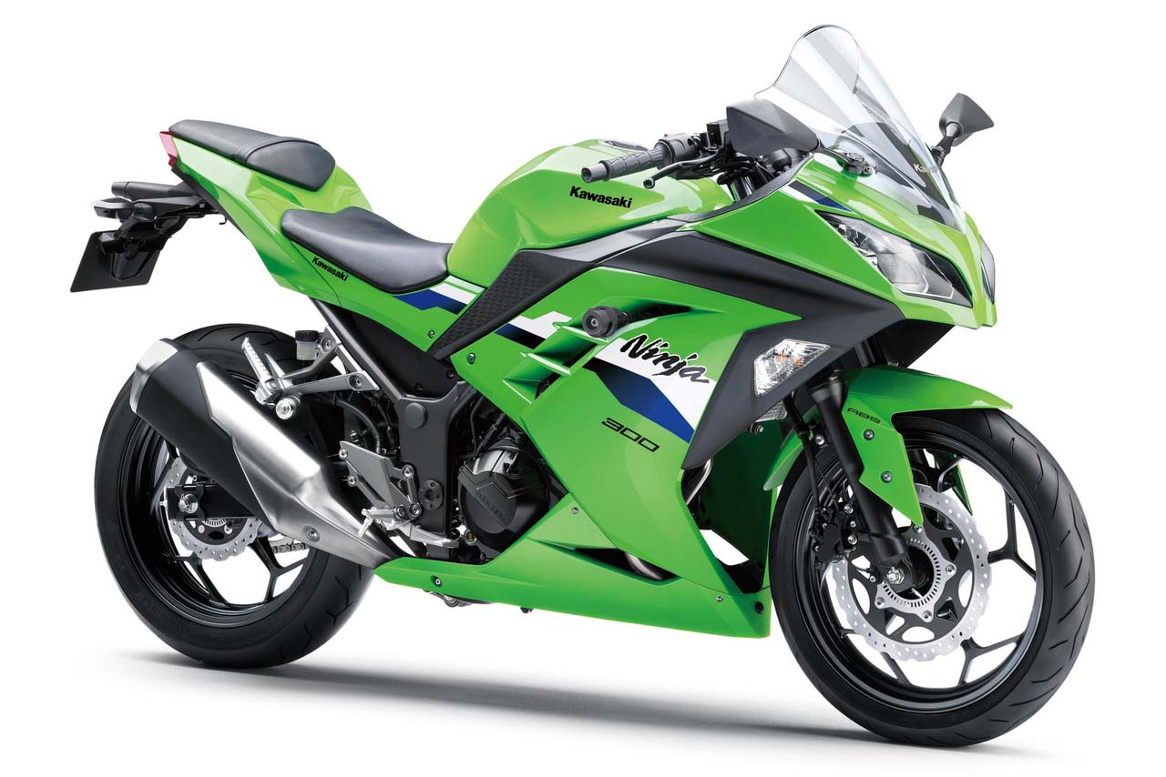 画像: KAWASAKI Ninja 300 参考:こちらはインド仕様で、北米仕様とは異なるカラーリングをラインナップ。価格は31万7000ルピー(約54万円)だ。