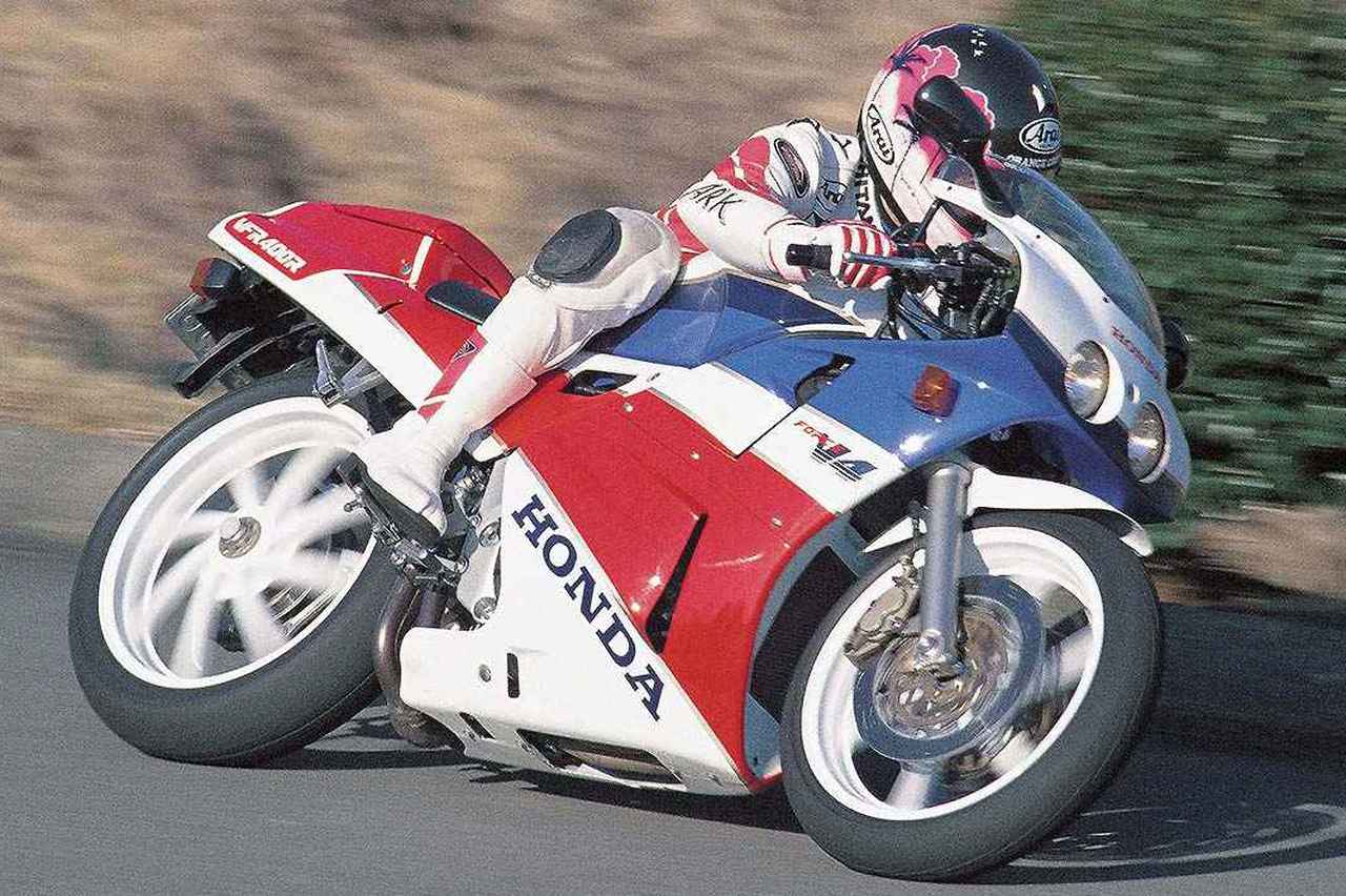 画像: ホンダ「VFR400R」1989年|V4エンジンと最先端技術が結集! 贅を尽くした究極の400レプリカ【絶版名車解説】 - webオートバイ