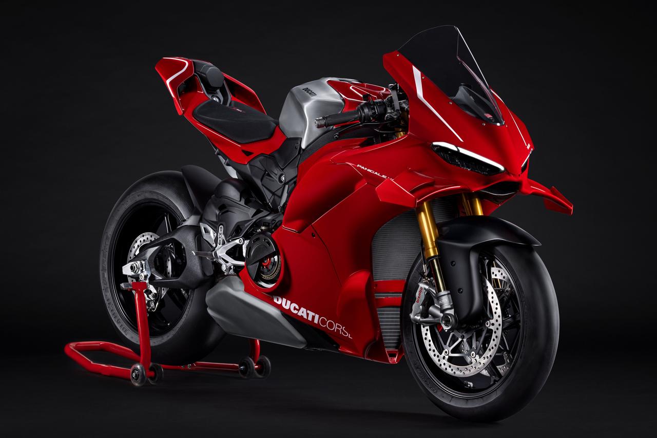 画像: DUCATI Panigale V4 R 総排気量:998cc エンジン形式:水冷4ストDOHC4バルブV型4気筒 シート高:855mm 車両重量:186.5kg(燃料除く) 価格:555万円(税込) 発売:2026年6月20日