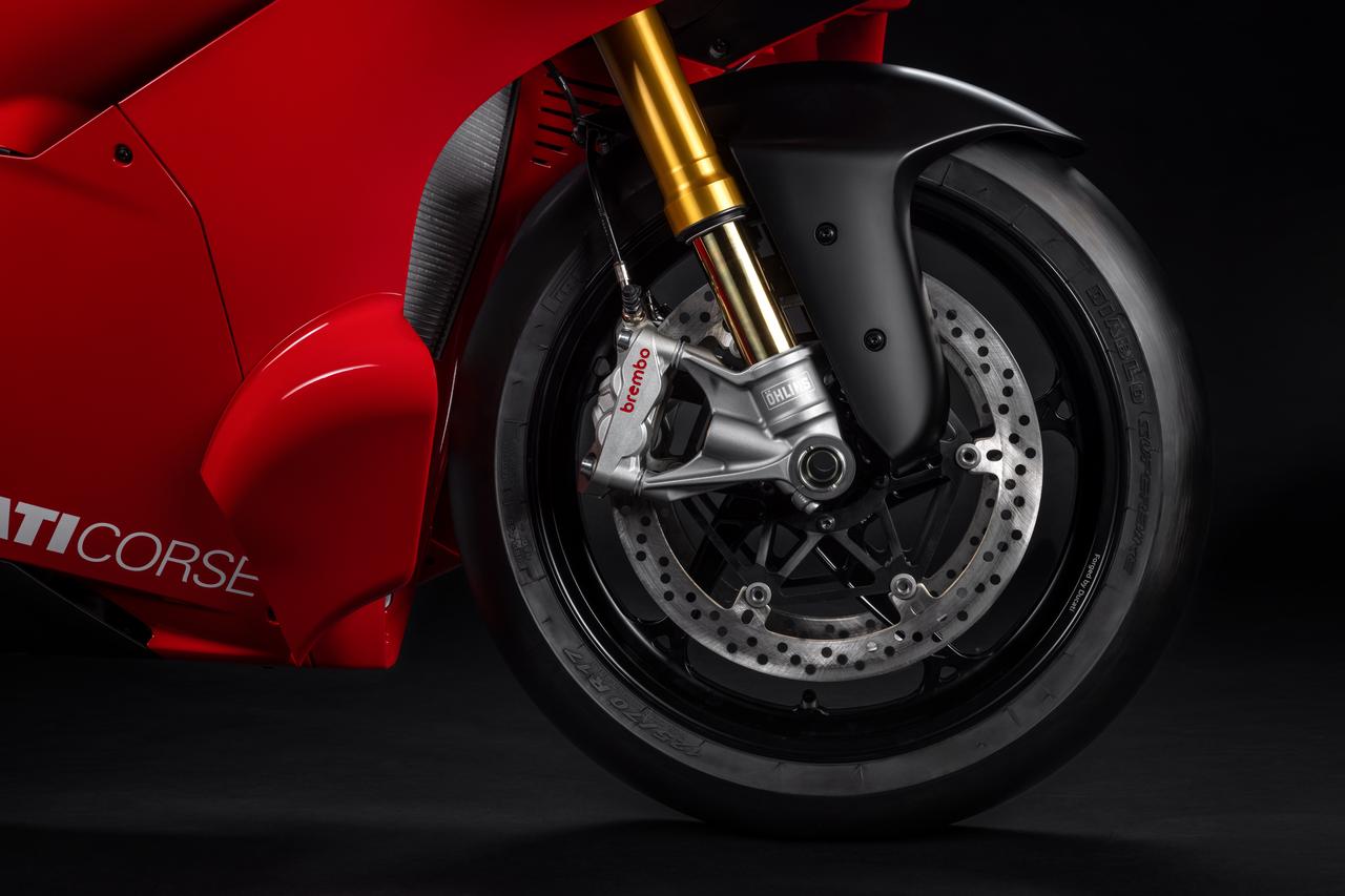 画像8: 【究極の1台】ドゥカティ「パニガーレV4 R」が日本発売! MotoGP直系・218PSエンジンと最新電子制御を搭載したスーパーバイク!