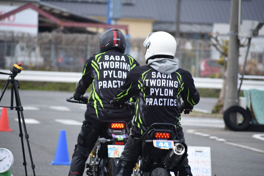 画像: 佐賀二輪パイロン練習会の「STPP」は「SAGA TWORING PYLON PRACTICE」の頭文字を取りました。（＾＾）