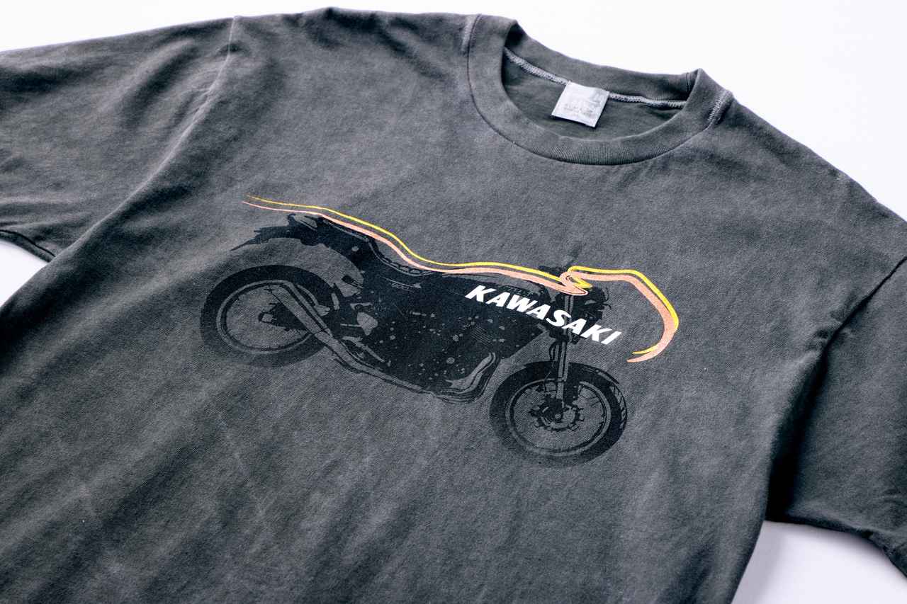 画像 : 4番目の画像 - 【画像11枚】カワサキプラザ“Tシャツフェア”に登場の「Z900RS墨染めTシャツ」ほか - webオートバイ