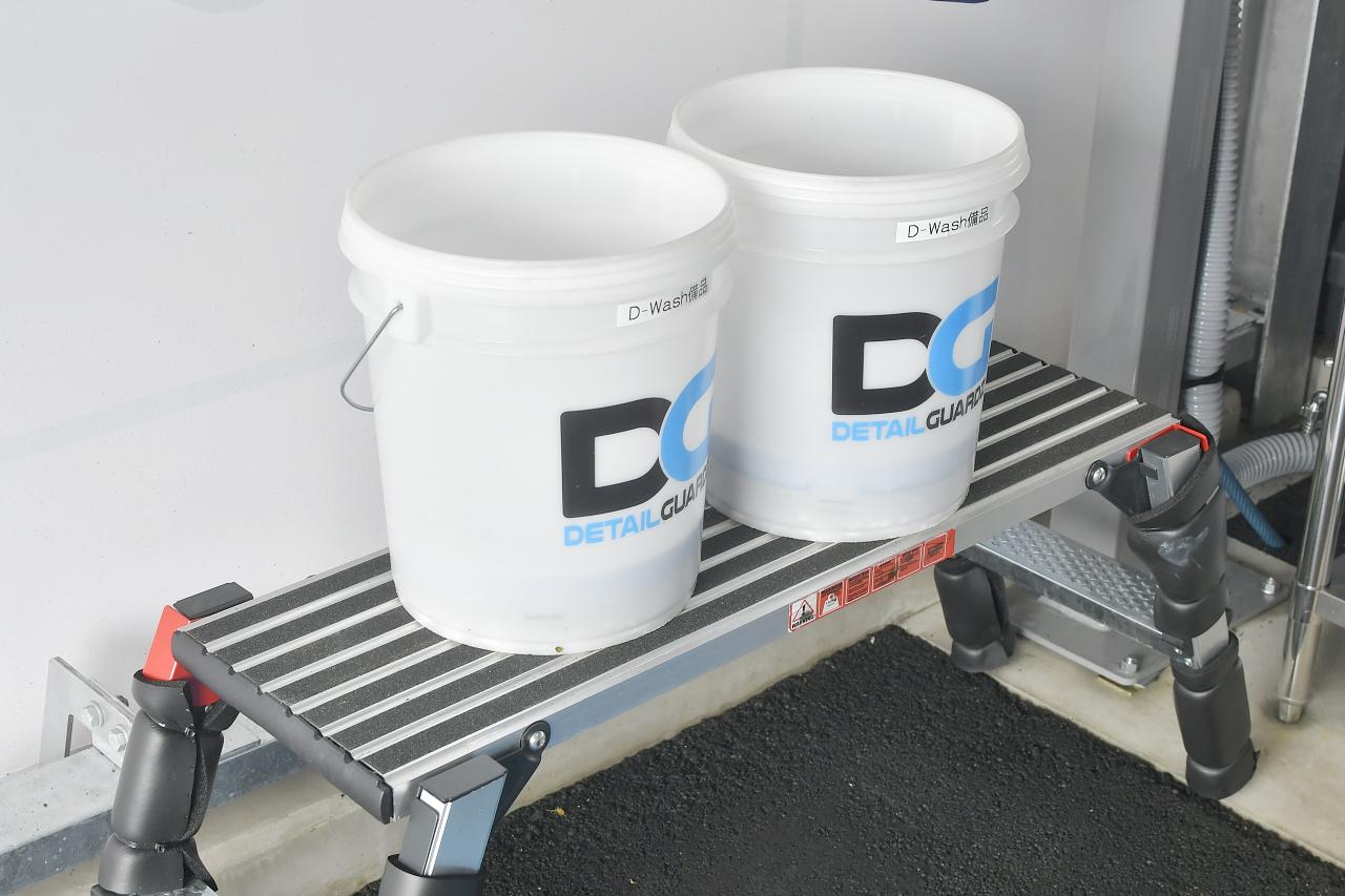 画像6: 話題の純水洗車でハンターカブをピカピカに。D-Washの純水洗車場でファイヤーボールのケミカルを使って洗車してみるよ。〈若林浩志のスーパー・カブカブ・ダイアリーズ Vol.381〉