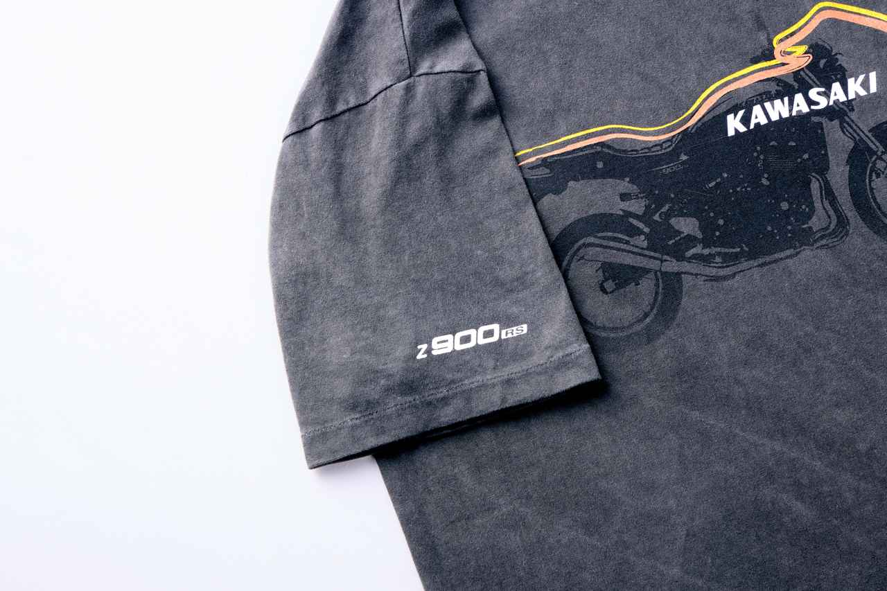 画像: 右袖にはZ900RSのロゴ入り。