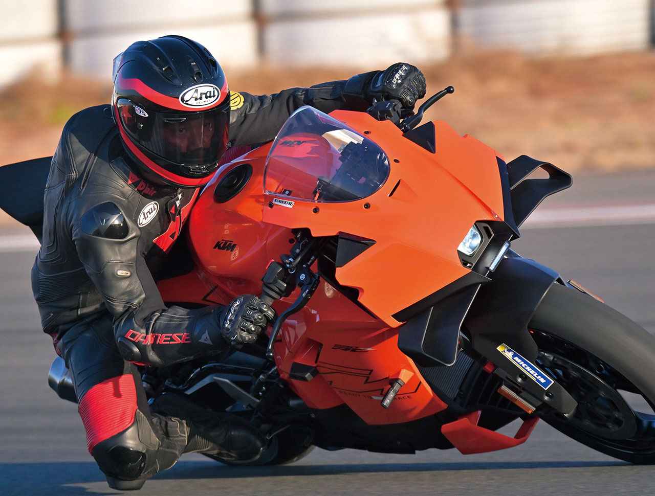 画像: KTM「990 RC R」インプレ｜充実の機能・装備を搭載した生粋のスーパースポーツモデルを海外で初試乗 - webオートバイ