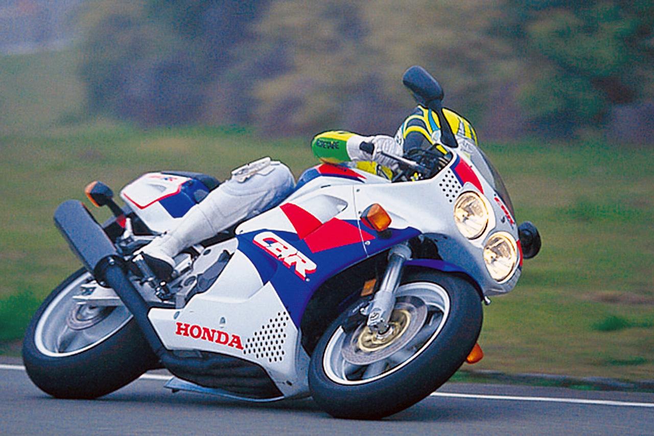 画像 : 6番目の画像 - 【写真6枚】目指せOVER300km/h！・ビッグバイクブーム（1990-1999年） - webオートバイ