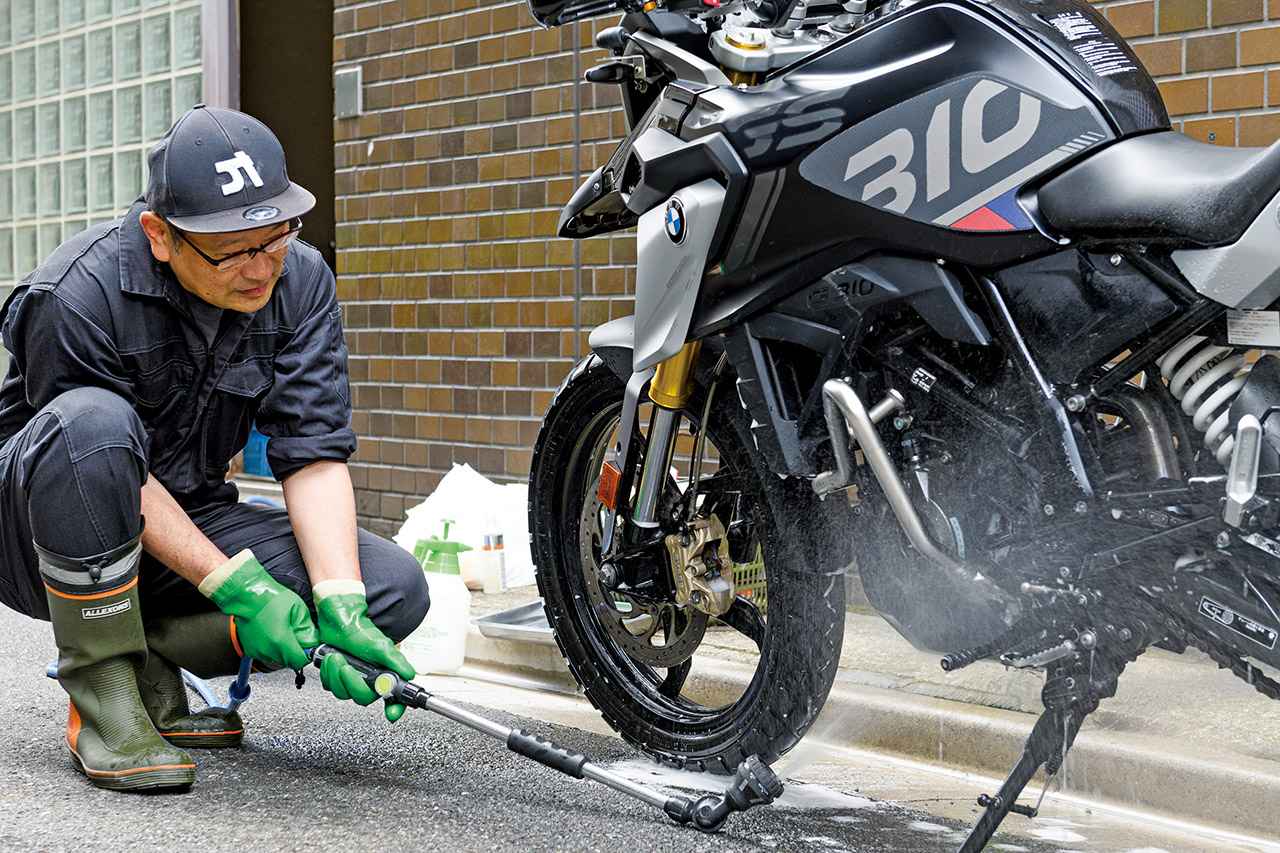 画像6: 5.実際にバイクを洗車してみよう！
