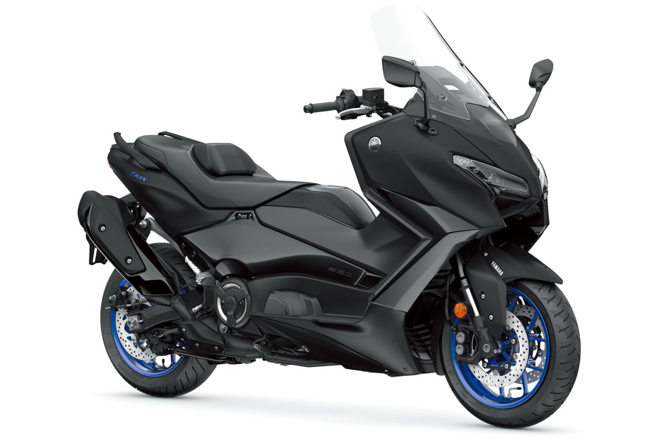 画像: 総排気量：561cc エンジン形式：水冷4ストDOHC4バルブ並列2気筒 シート高：800mm 車両重量：219kg／221kg（TECH MAX） 発売日：2025年2月28日／2026年2月25日（TECH MAX・25th Anniversary ） 税込価格：145万2000円（TMAX560）／164万4500円（TECH MAX）／150万7000円（25th Anniversary ） ※写真は「TMAX560」