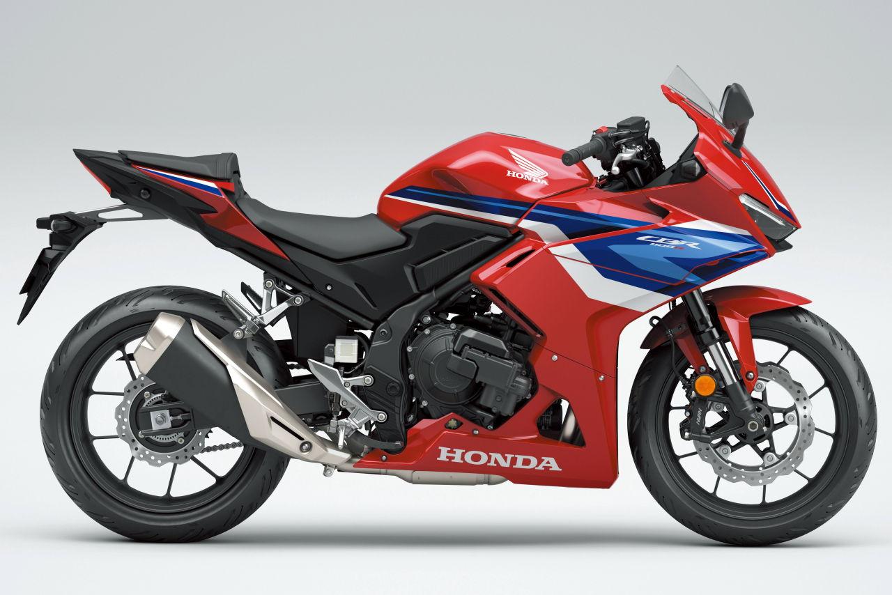 画像: 総排気量:399cc エンジン形式:水冷4ストDOHC4バルブ並列2気筒 シート高:785mm 車両重量:195kg 発売日:2026年6月18日 税込価格:108万9000円(グランプリレッド)/99万9900円(マットバリスティックメタリックブラック)