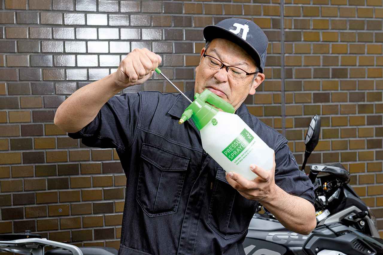 画像4: 2.園芸用噴霧器が泡洗車グッズに大変身！