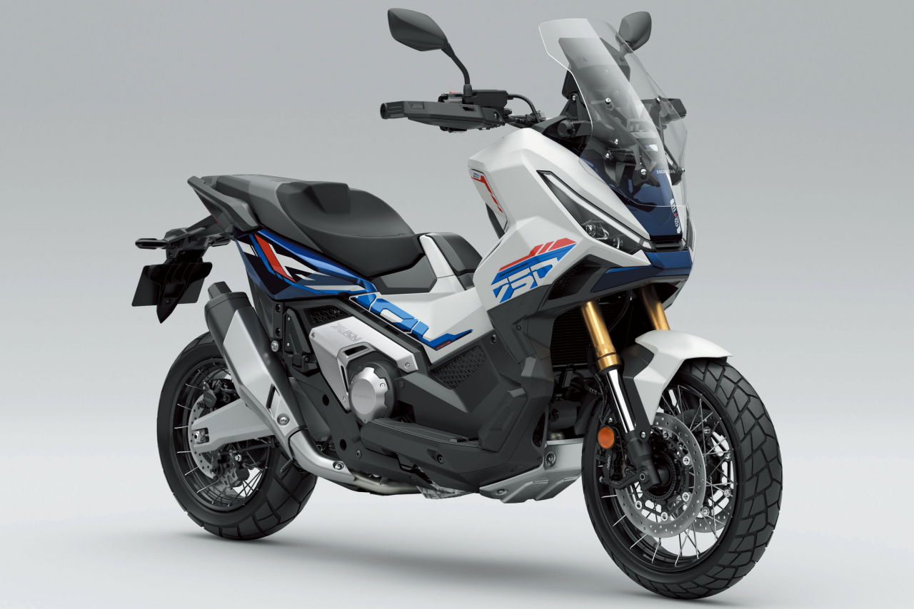画像: 総排気量：745cc エンジン形式：水冷4ストOHC4バルブ並列2気筒 シート高：790mm 車両重量：237kg 発売日：2026年3月5日 税込価格：148万8300円（マットパールグレアホワイト）／145万5300円（ グラファイトブラック・マットディープマッドグレー）