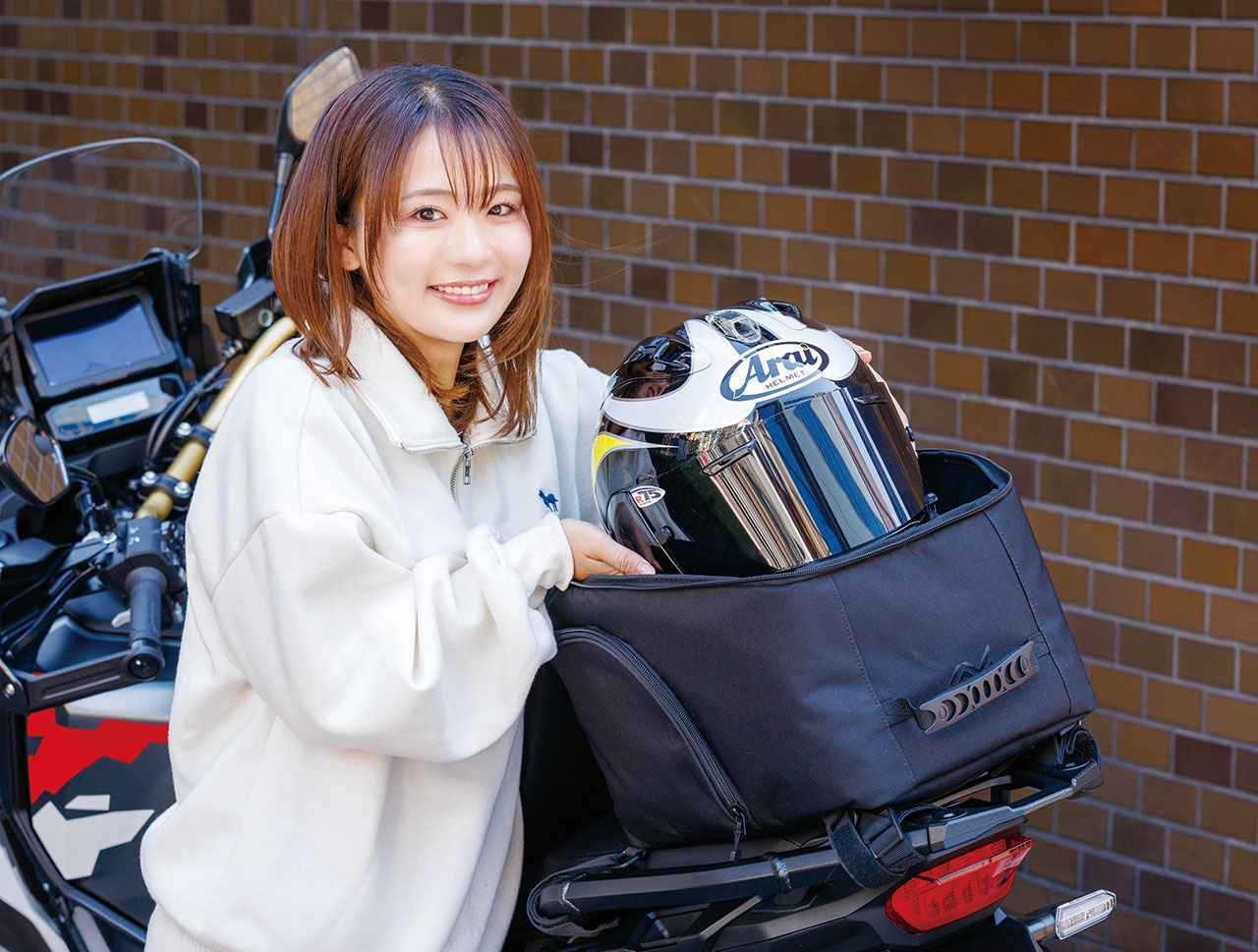 画像: ナップスオリジナル「マルチユースバッグ」使用レビュー｜ヘルメットも収納可能！ コスパ抜群の多機能バッグ！ - webオートバイ