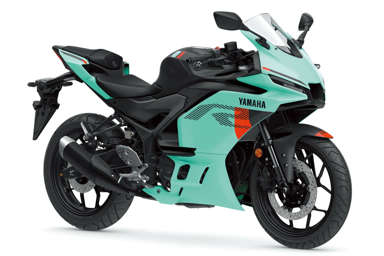画像: 総排気量:249cc エンジン形式:水冷4ストDOHC4バルブ並列2気筒 シート高:780mm 車両重量:169kg 発売日:2026年5月28日/2026年2月27日(70th Anniversary Edition) 税込価格:69万800円/71万2800円(70th Anniversary Edition)