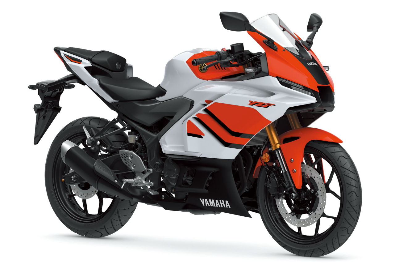 画像: 総排気量:249cc エンジン形式:水冷4ストDOHC4バルブ並列2気筒 シート高:780mm 車両重量:169kg 発売日:2026年5月28日/2026年2月27日(70th Anniversary Edition) 税込価格:69万800円/71万2800円(70th Anniversary Edition) ※写真は「70th Anniversary Edition」