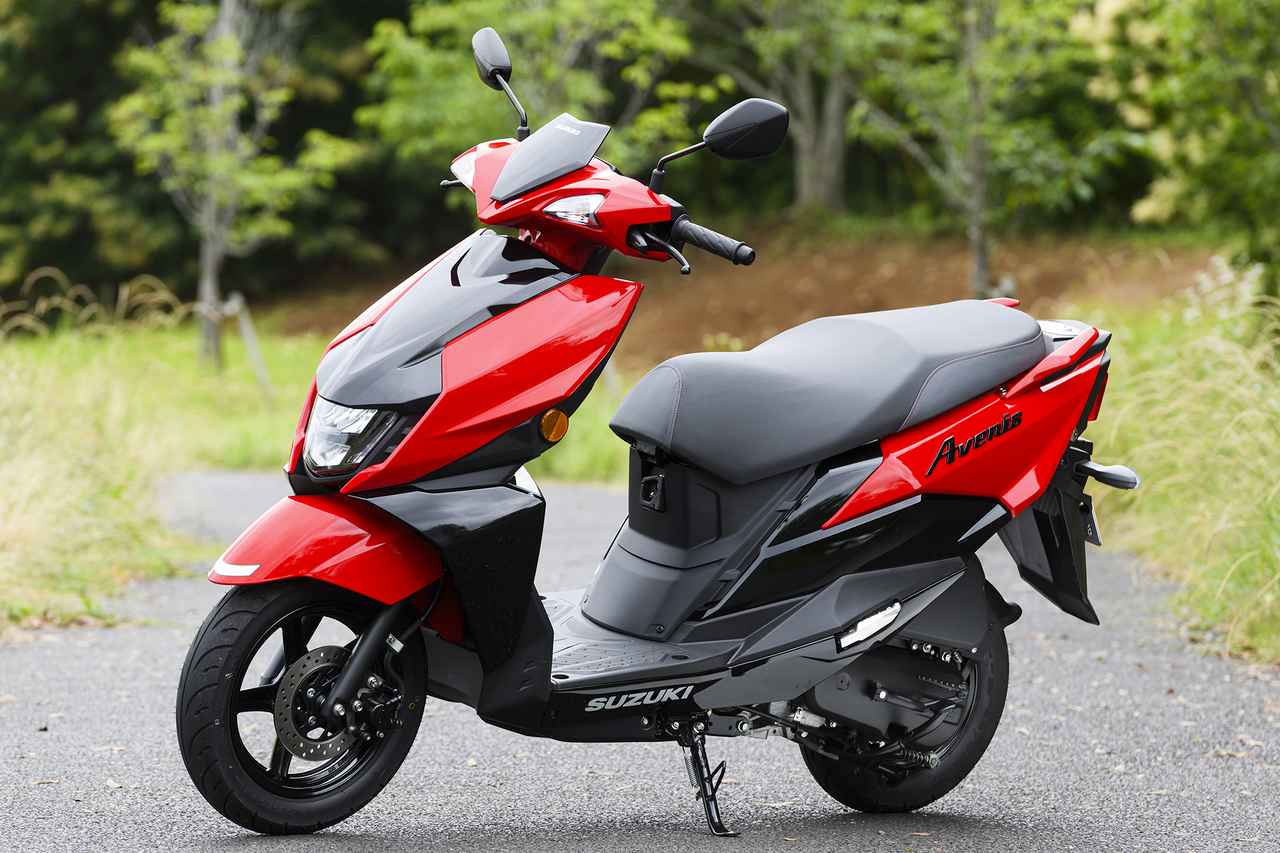 画像: SUZUKI AVENIS 125 2026年モデル 総排気量:124cc エンジン形式:空冷 4スト SOHC 2バルブ単気筒 シート高:780mm 車両重量:107kg 価格:28万4900円 発売:2025年10月28日