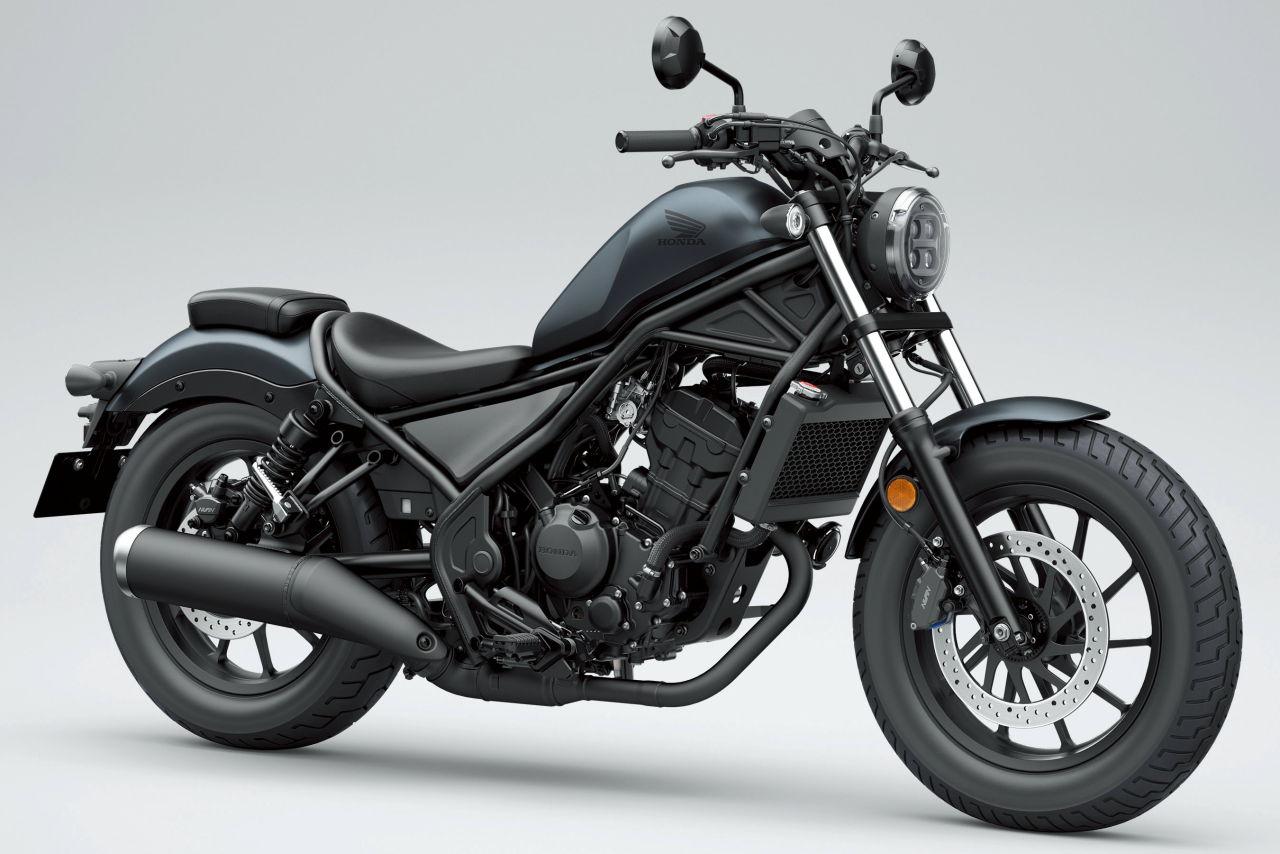 画像: 総排気量:249cc エンジン形式:水冷4ストDOHC4バルブ単気筒 シート高:690mm 車両重量:171kg/174kg(E-Clutch) 発売日:2025年1月30日/3月30日(E-Clutch) 税込価格:63万8000円/69万3000円(E-Clutch)