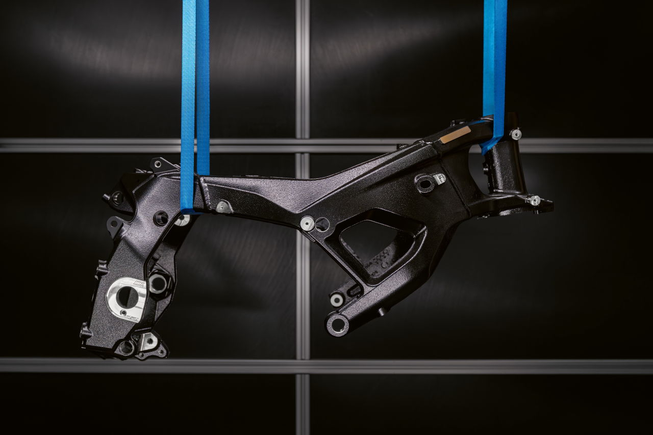 画像5: BMW Motorrad M1000RR 2027年モデル 詳細未発表