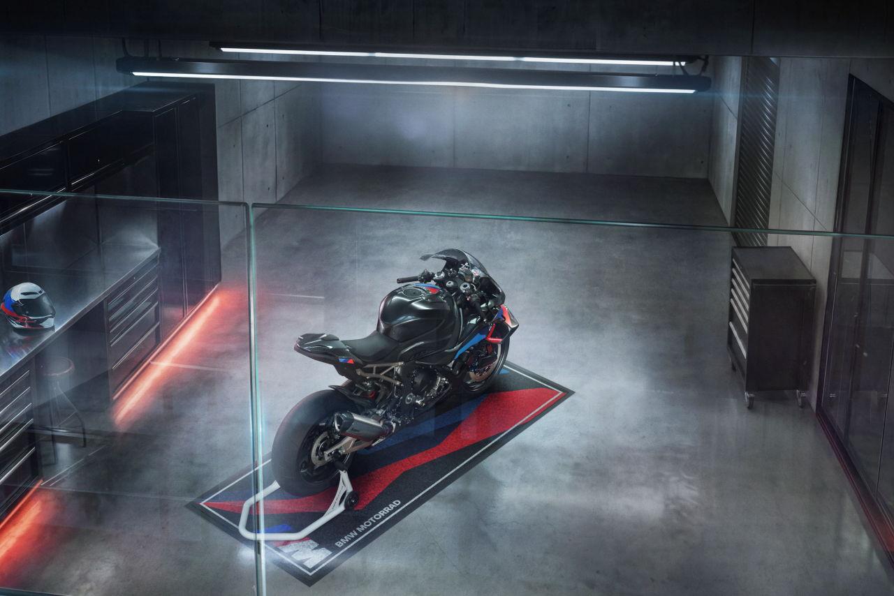 画像2: BMW Motorrad S1000RR 2027年モデル 詳細未発表