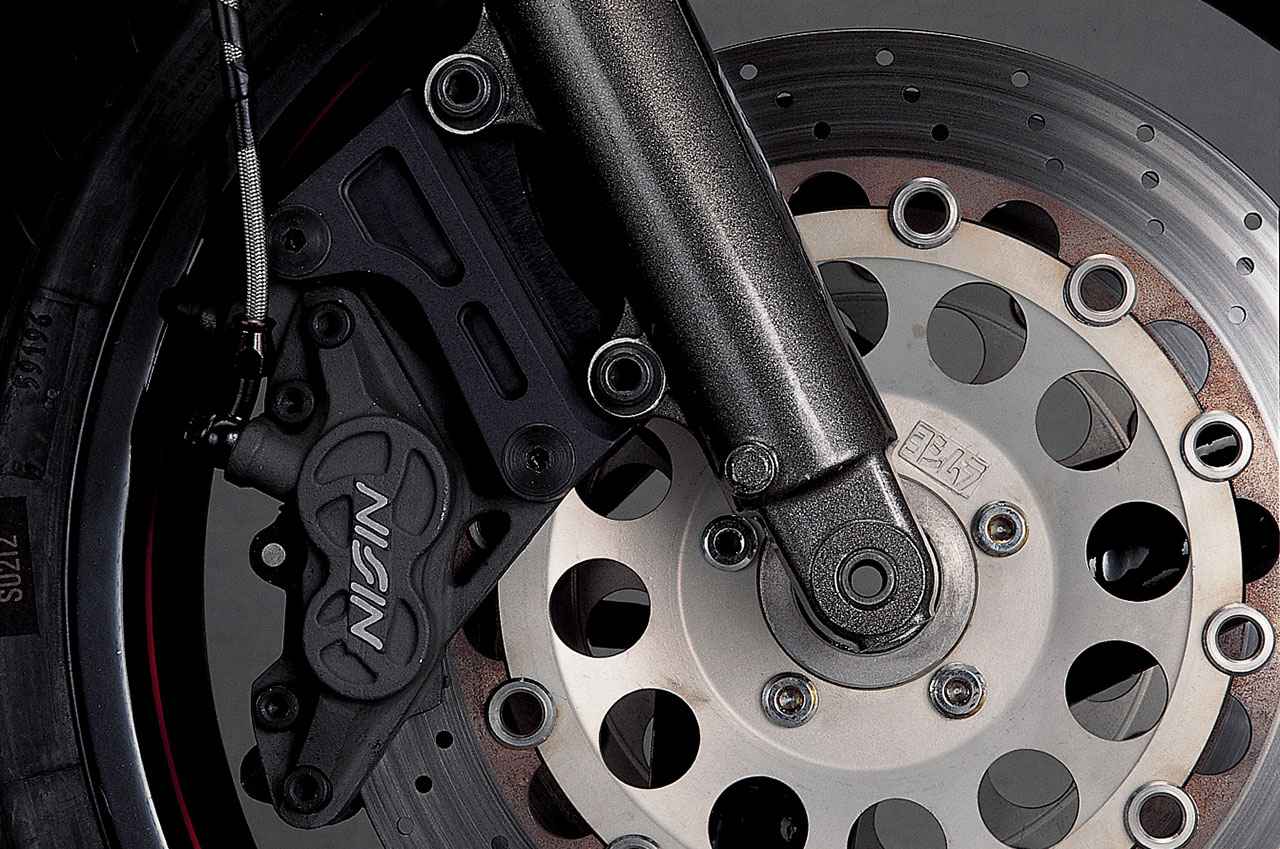 画像 : 22番目の画像 - 【写真23枚】ヨシムラ「TORNADO 1200 BONNEVILLE」 - webオートバイ