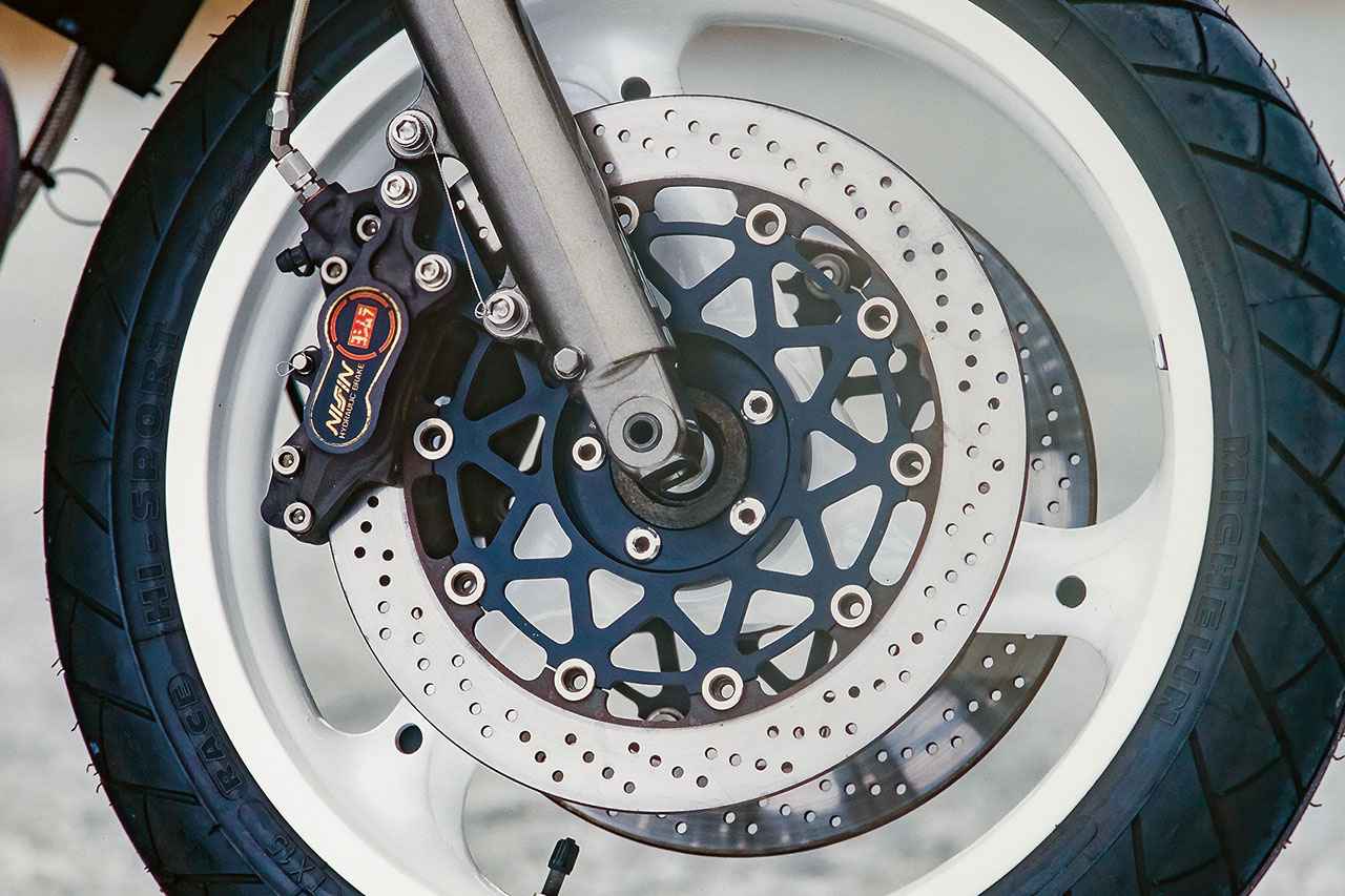 画像 : 11番目の画像 - 【写真12枚】ヨシムラ「TORNADO 1200 BONNEVILLE」 - webオートバイ