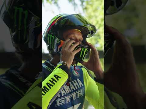 画像: Goosebumps from every angle. Valentino Rossi is back at Goodwood. That’s all we’re saying. youtube.com