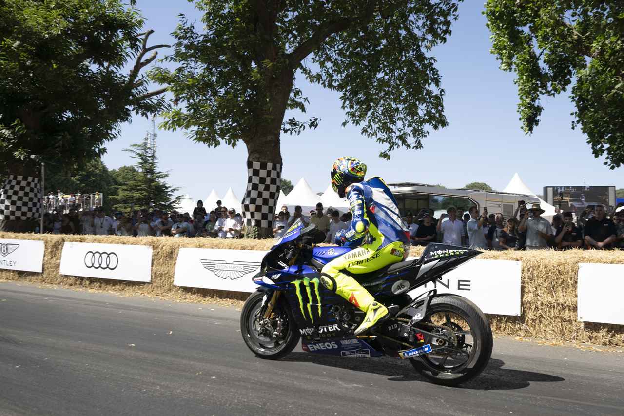 画像 : 9番目の画像 - 【写真13枚】バレンティーノ・ロッシ＆YZR-M1 - webオートバイ