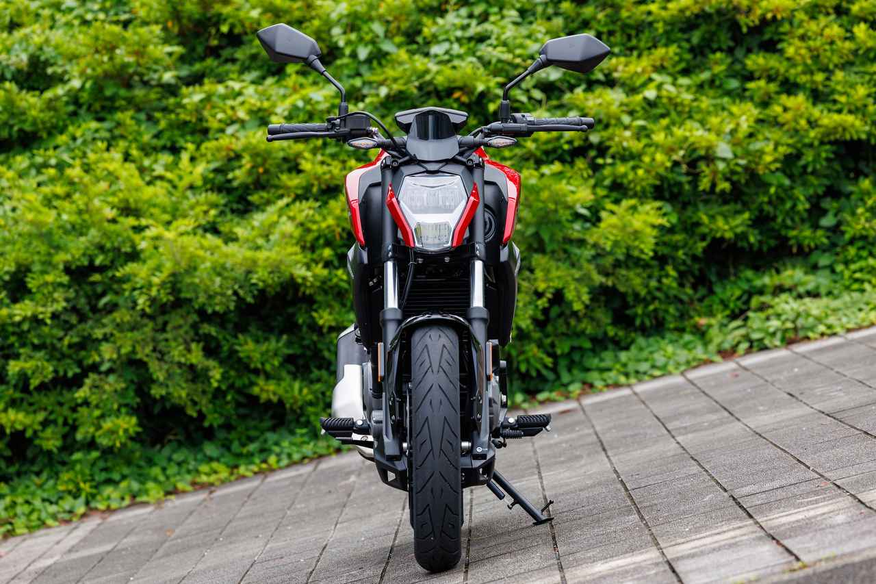画像14: 【国内初試乗】CFLITE「250NK」インプレ|クイックなフットワークが楽しめる快活ネイキッド! 50万円切りの価格も魅力