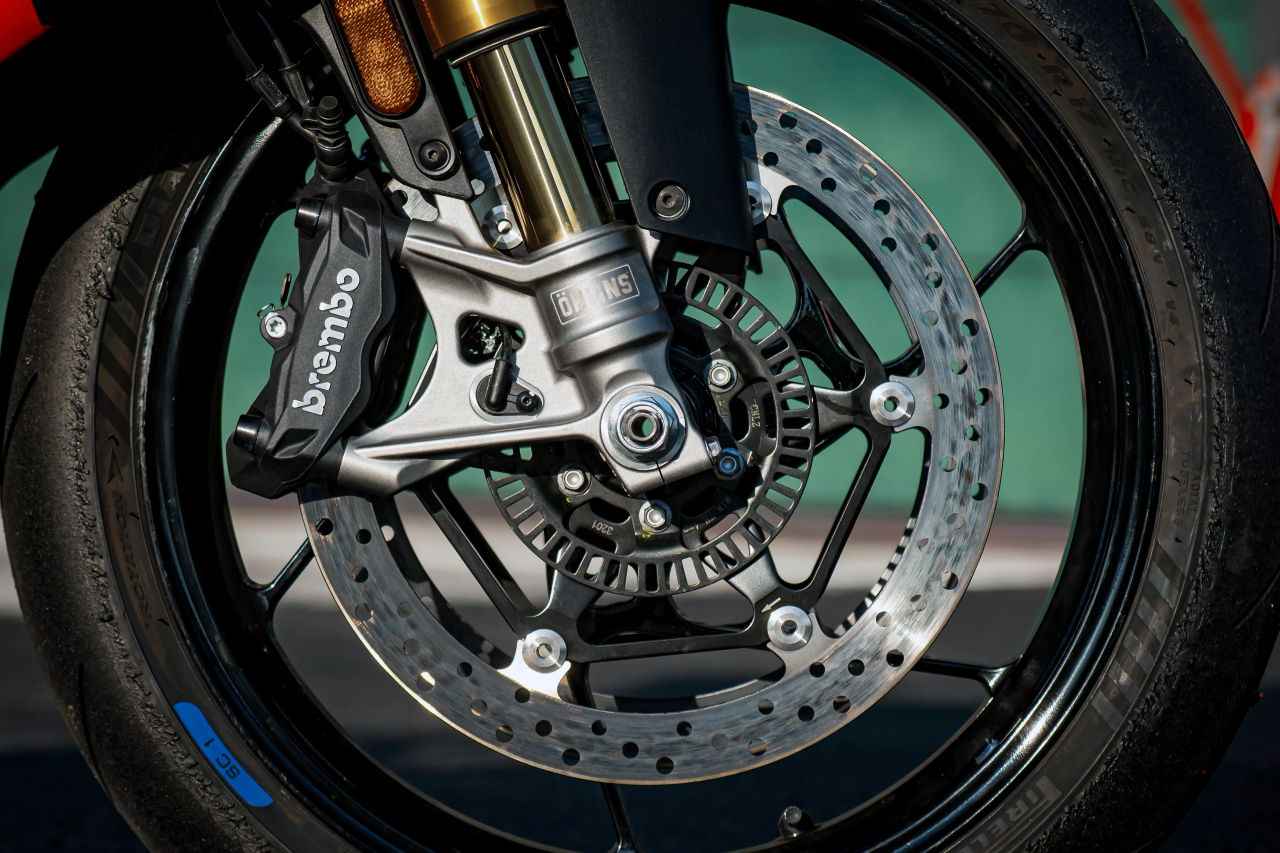 画像4: 【限定12台】アプリリア「RS660ファクトリー」初上陸！ オーリンズ＆ウイングレット武装、さらに馬力アップとローンチコントロールも獲得