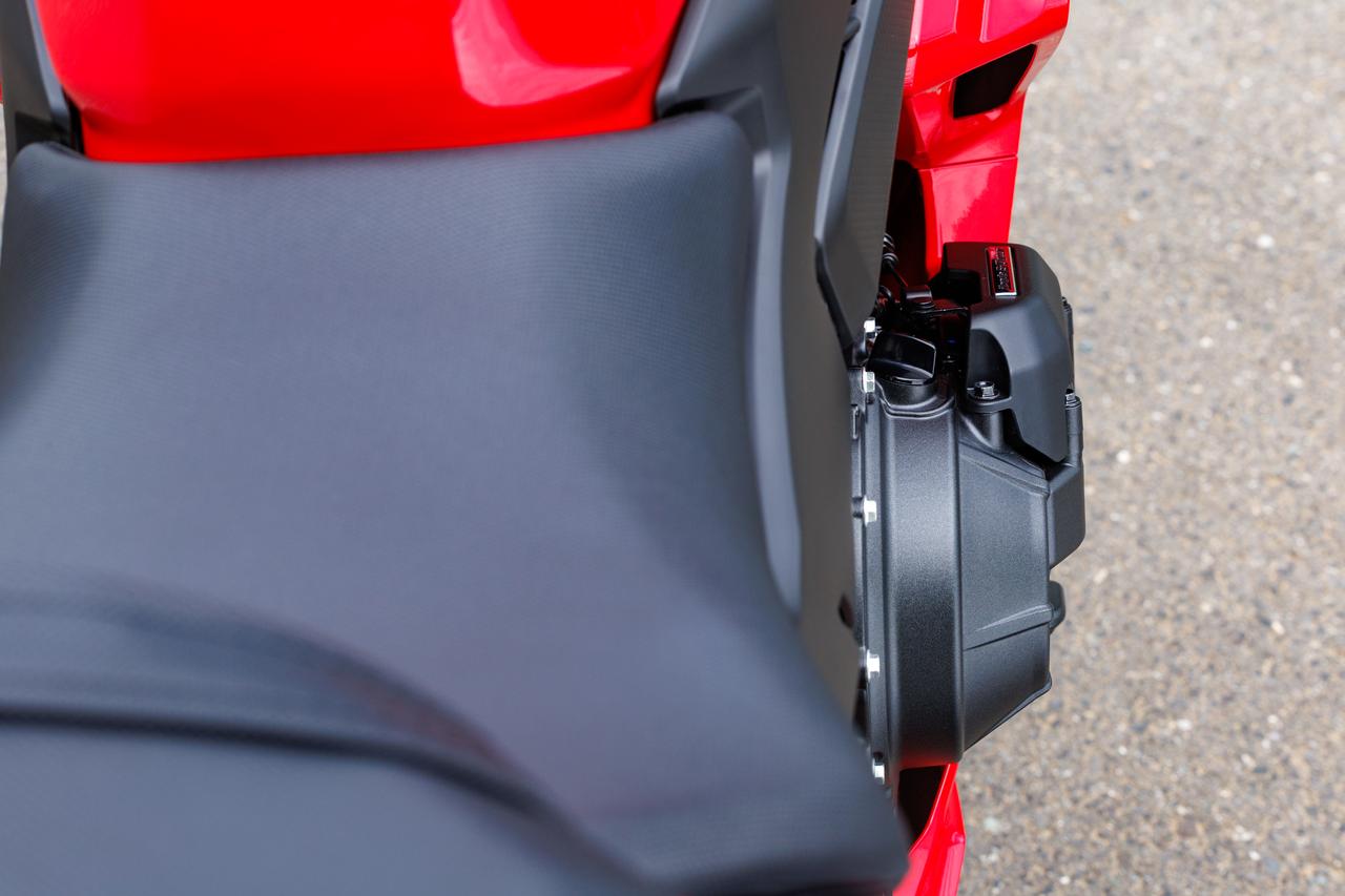 画像15: ホンダ「CBR400R E-Clutch」インプレ|ついに400クラスにも搭載! 広がり続けるEクラッチの世界