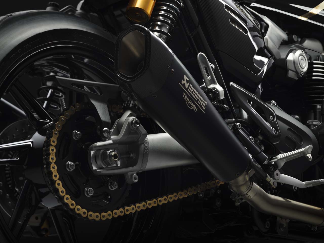 画像2: トライアンフ「スピードツイン1200 TFC」登場! 世界限定750台、オーリンズ&アクラポビッチほかカーボンパーツも多用した特別仕様
