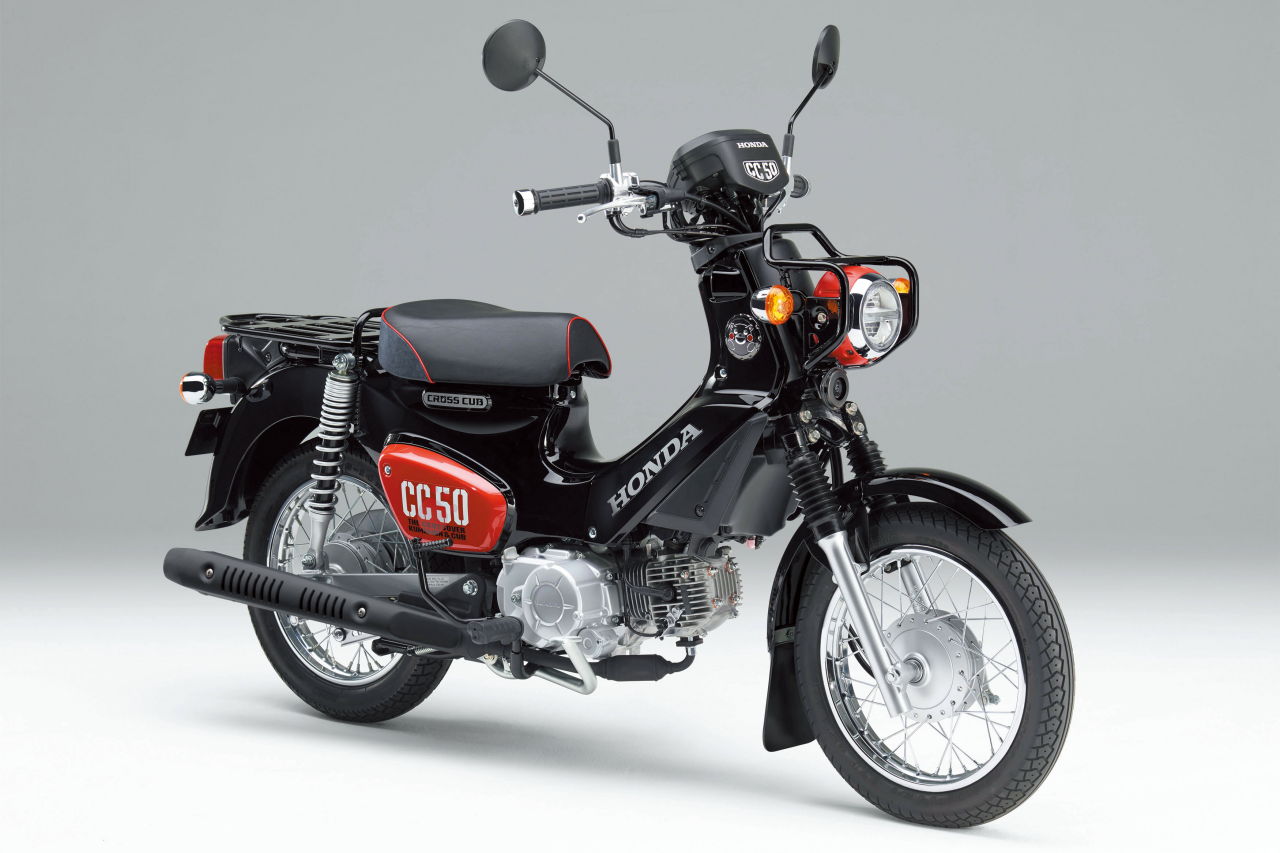 画像: 総排気量:49cc エンジン形式:水冷4ストOHC2バルブ単気筒 シート高:740mm 車両重量:100kg 発売日:2022年6月27日 税込価格:30万8000円/31万9000円(くまモンバージョン) ※写真は「くまモンバージョン」