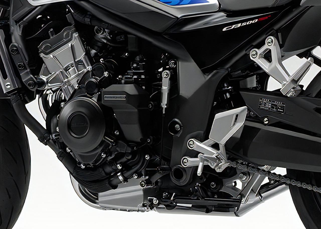 画像 : 7番目の画像 - 【写真20枚】ホンダ「CB500 SUPER FOUR E-Clutch」 - webオートバイ