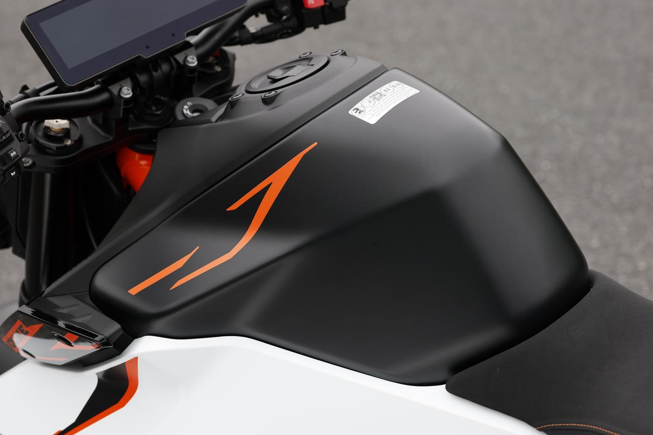 画像 : 10番目の画像 - 【写真24枚】KTM「990 DUKE R」 - webオートバイ