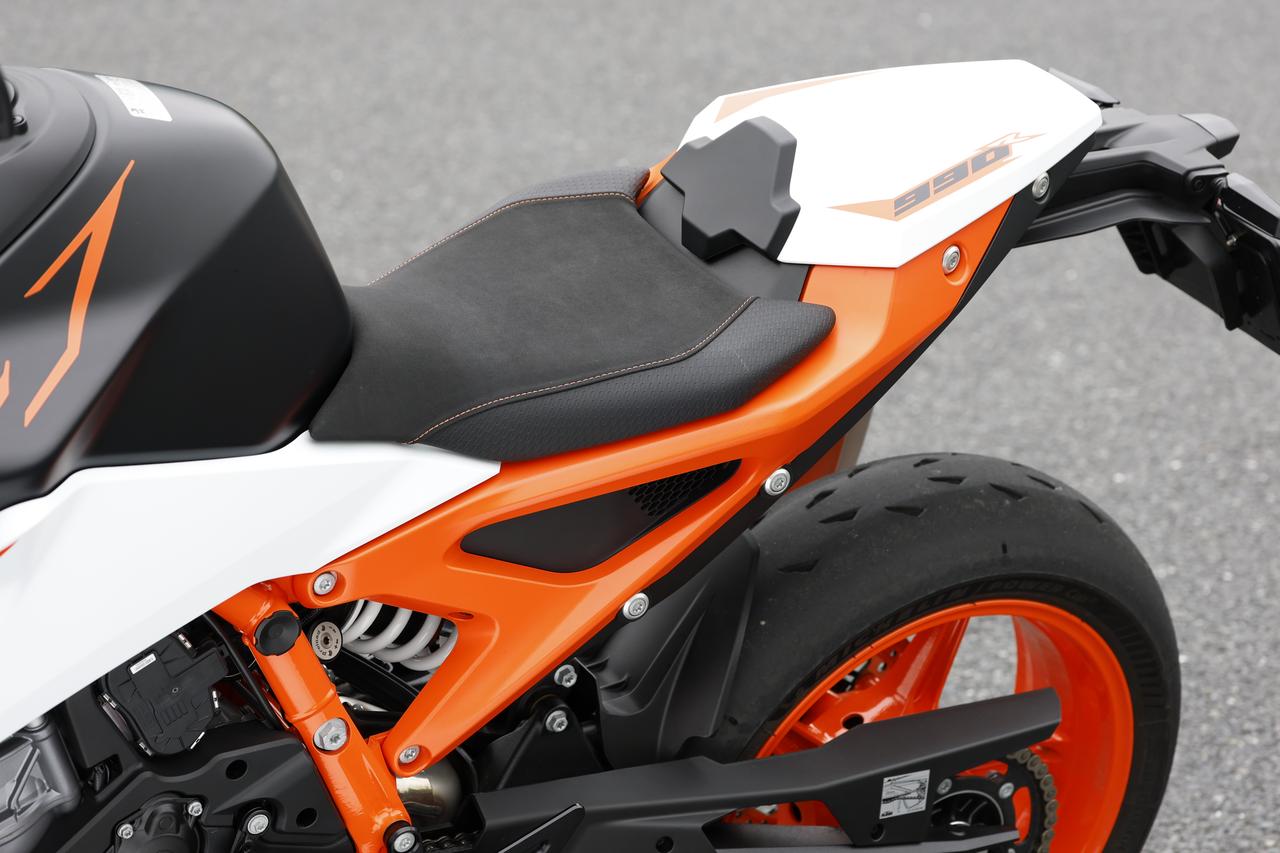 画像10: KTM「990 DUKE R」インプレ|“R”の称号は伊達じゃない! ミドル・スポーツネイキッドの最高峰モデル