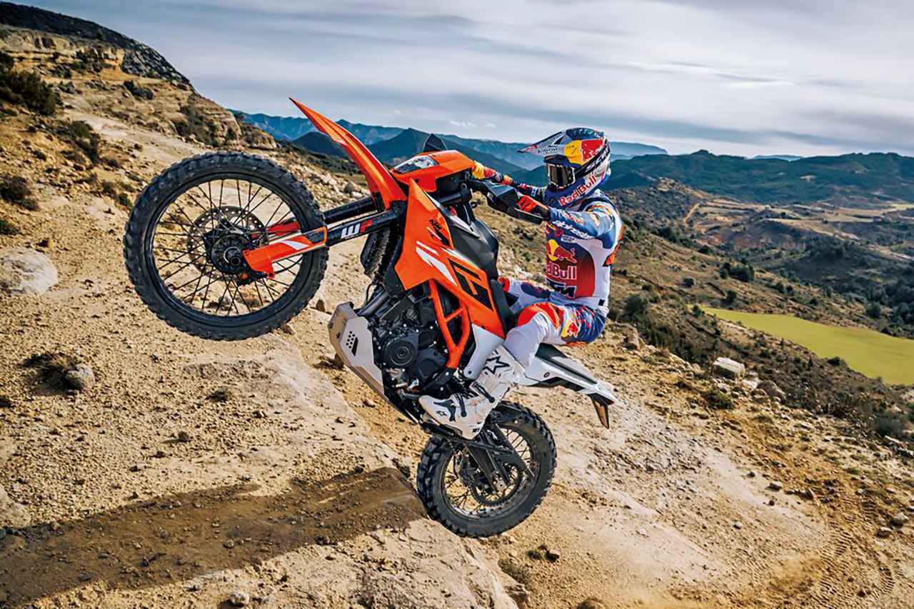 画像: KTM 390 ENDURO R 総排気量：389.7cc エンジン形式：水冷4ストDOHC4バルブ単気筒 シート高：890mm 車両重量：165kg 発売日：2025年8月 税込価格：85万9000円