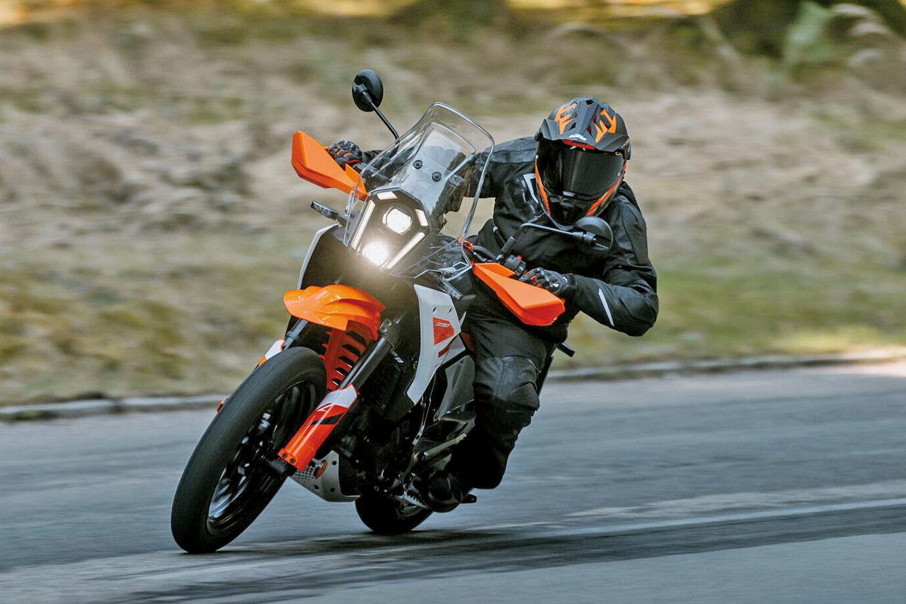 画像: KTM 390 ADVENTURE X 総排気量:389.7cc エンジン形式:水冷4ストDOHC4バルブ単気筒 シート高:825mm 車両重量:176kg 発売日:2026年6月 税込価格:79万9000円