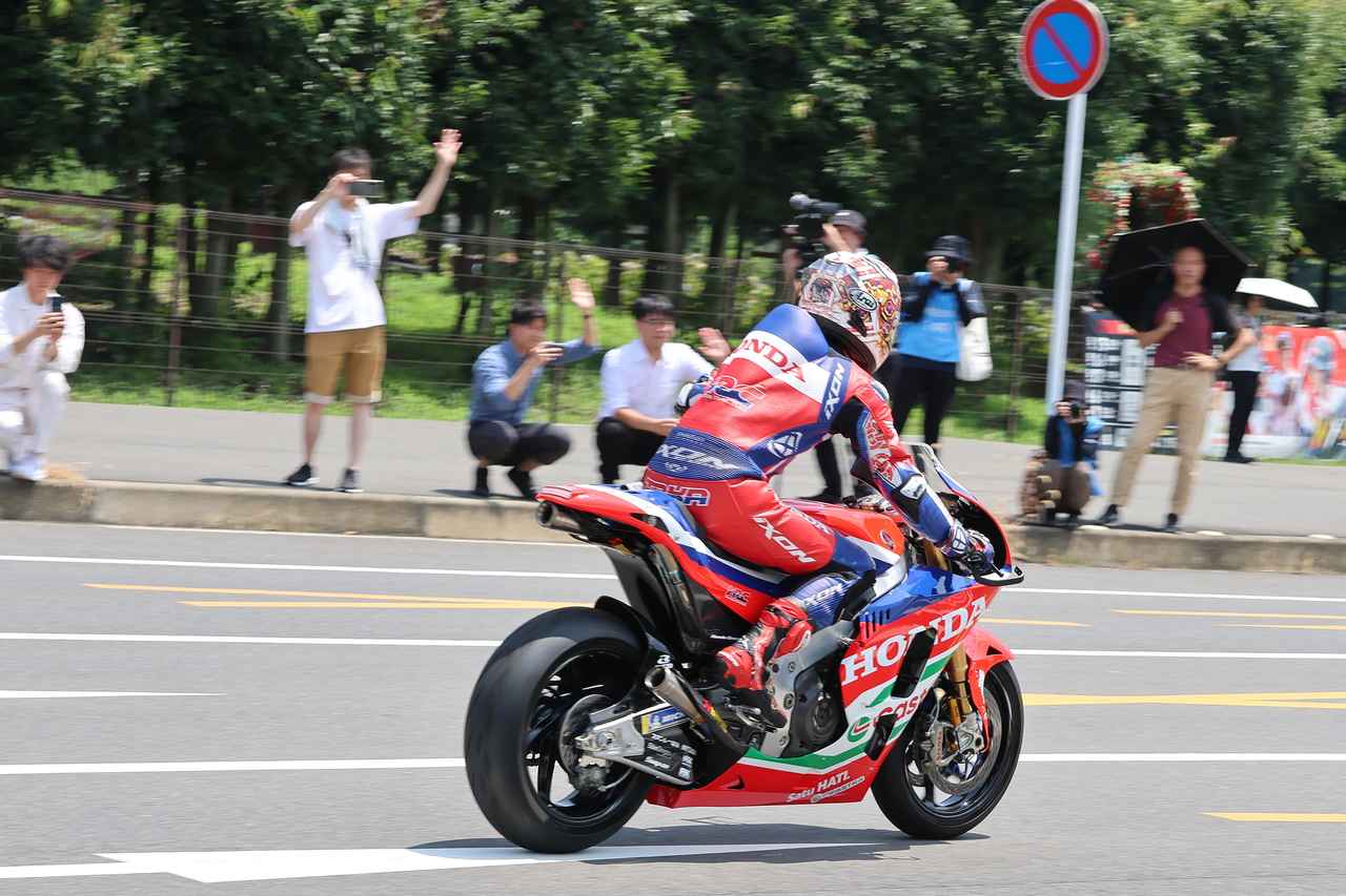 画像 : 7番目の画像 - 【写真9枚】RC213V-S＆LRTラッピング車両 - webオートバイ