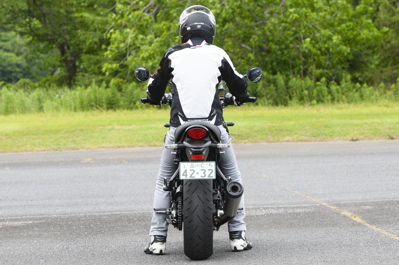 画像2: カワサキ「Z900RS Black Ball Edition」「Z900RS CAFE」インプレ｜美しく上質な漆黒のボディ！エンジン、走りも熟成進化