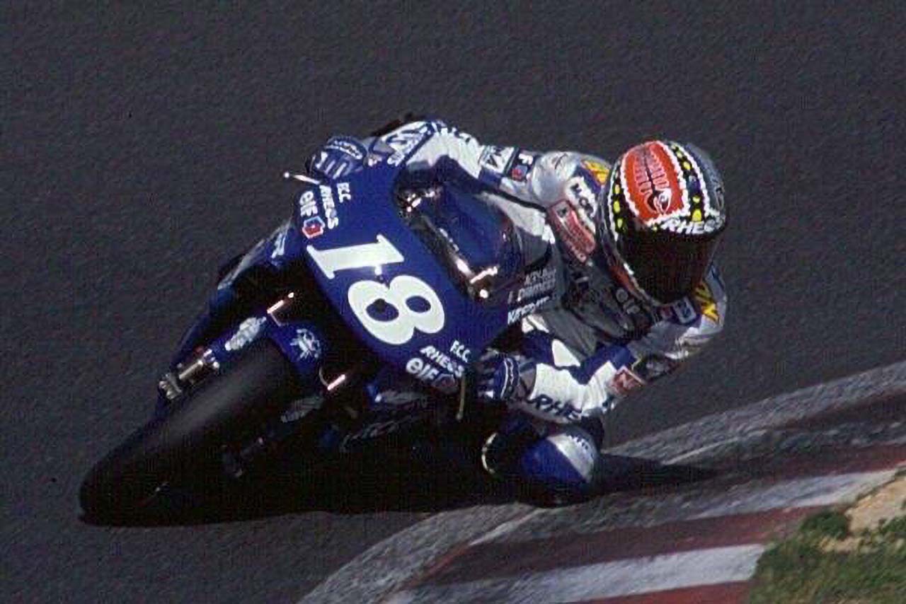 画像: '97年、F.C.C. TSR HONDAからGP500に参戦してランキング3位を獲得。