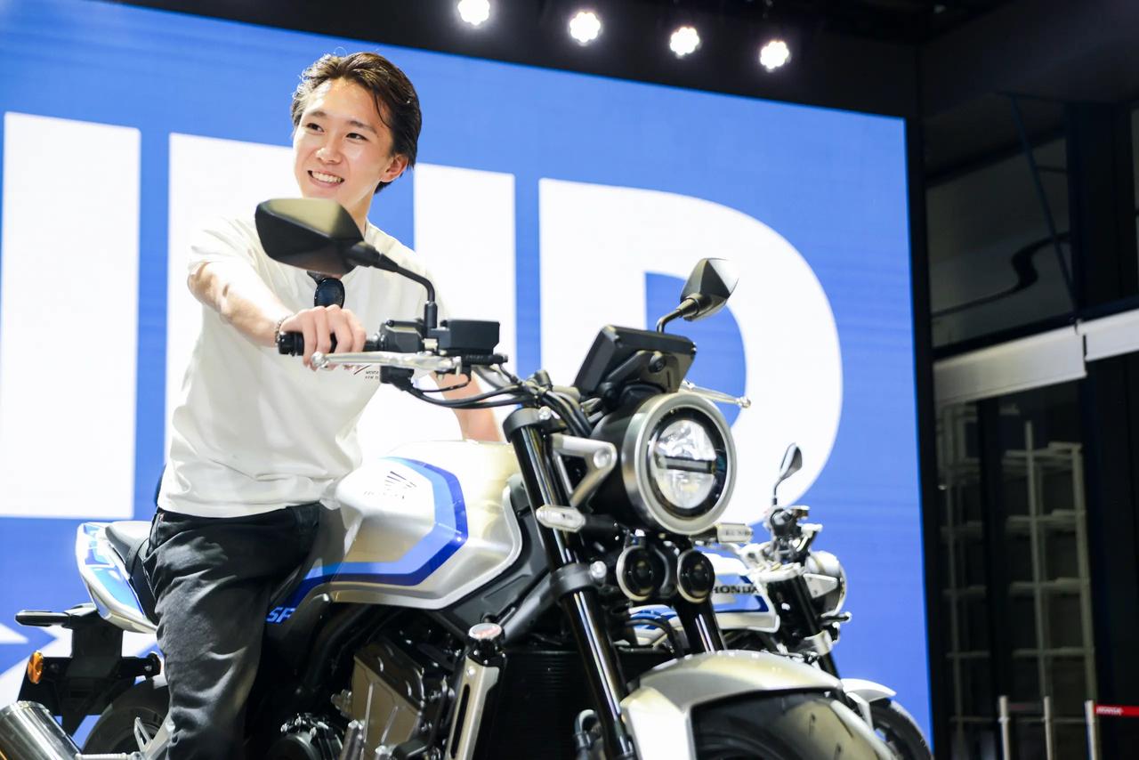 画像2: CB400 SUPER FOUR E-Clutchの反応