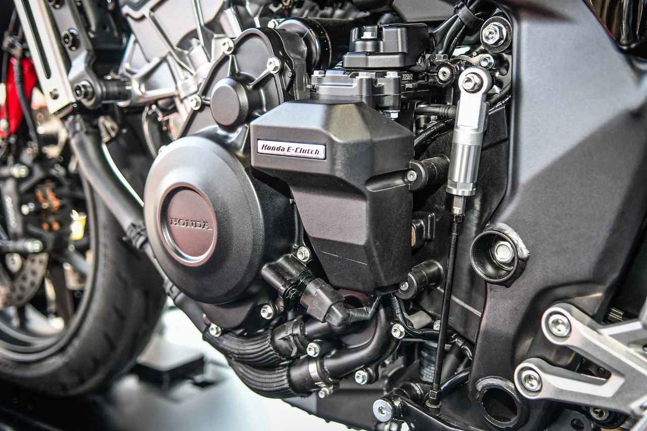 画像: 新型CB400 SUPER FOUR E-Clutchは『エンジンだけ』で終わりじゃない！