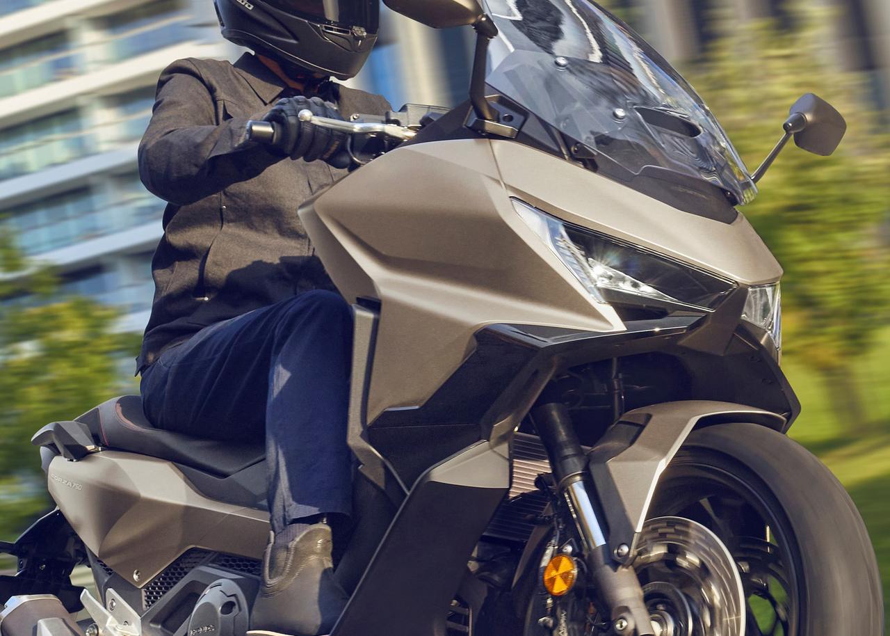 画像: ホンダ「フォルツァ750」2025年モデルが欧州で登場！ 精悍なフロントマスクで存在感満点、X-ADVの兄弟モデル - webオートバイ